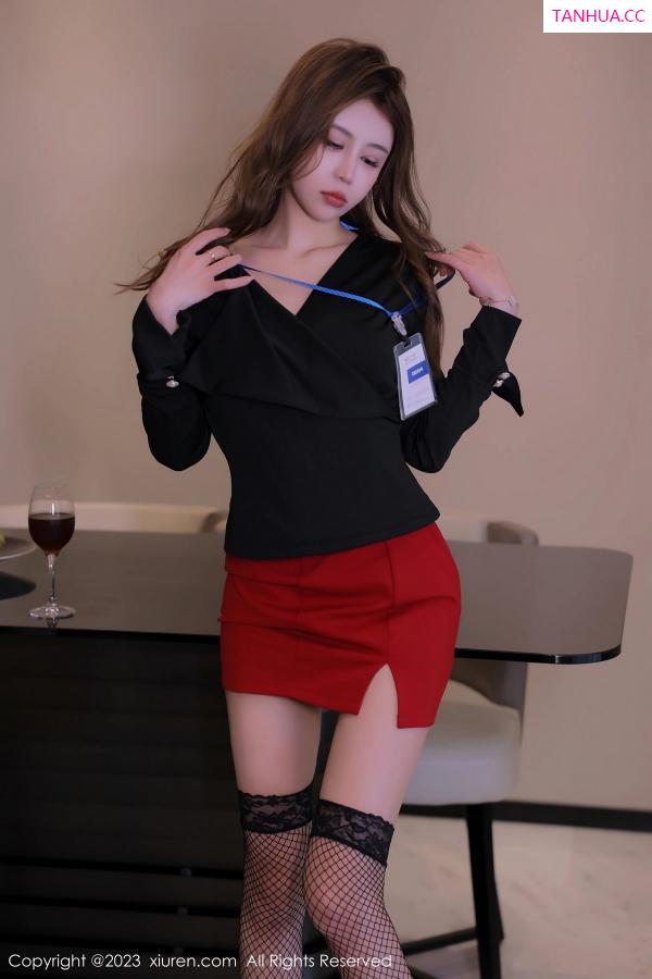 tina_甜仔  [XiuRen]高清写真图 2023.06.13 No.6903 tina_甜仔 黑丝美腿第8张图片